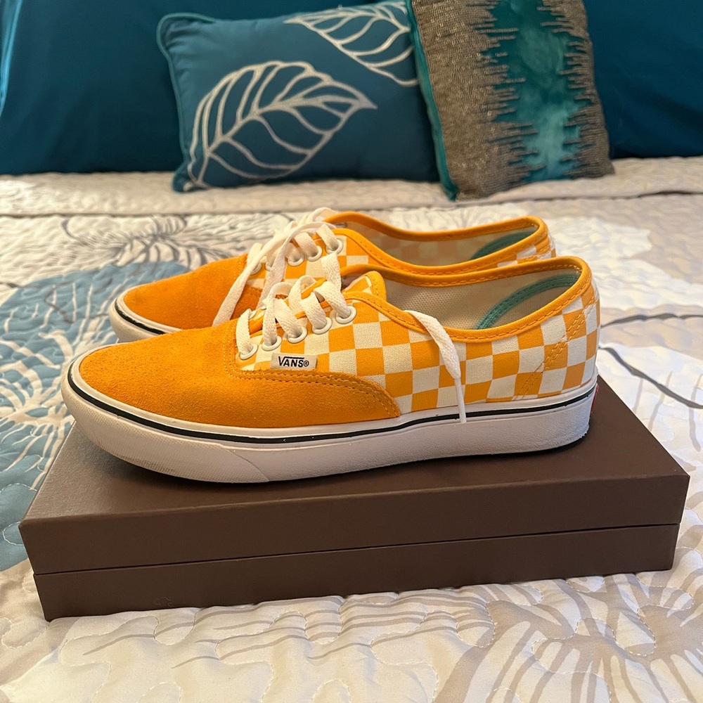Vans Comfy Cush Authentic
Checker